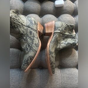 Miramar free bird boots. Size 9